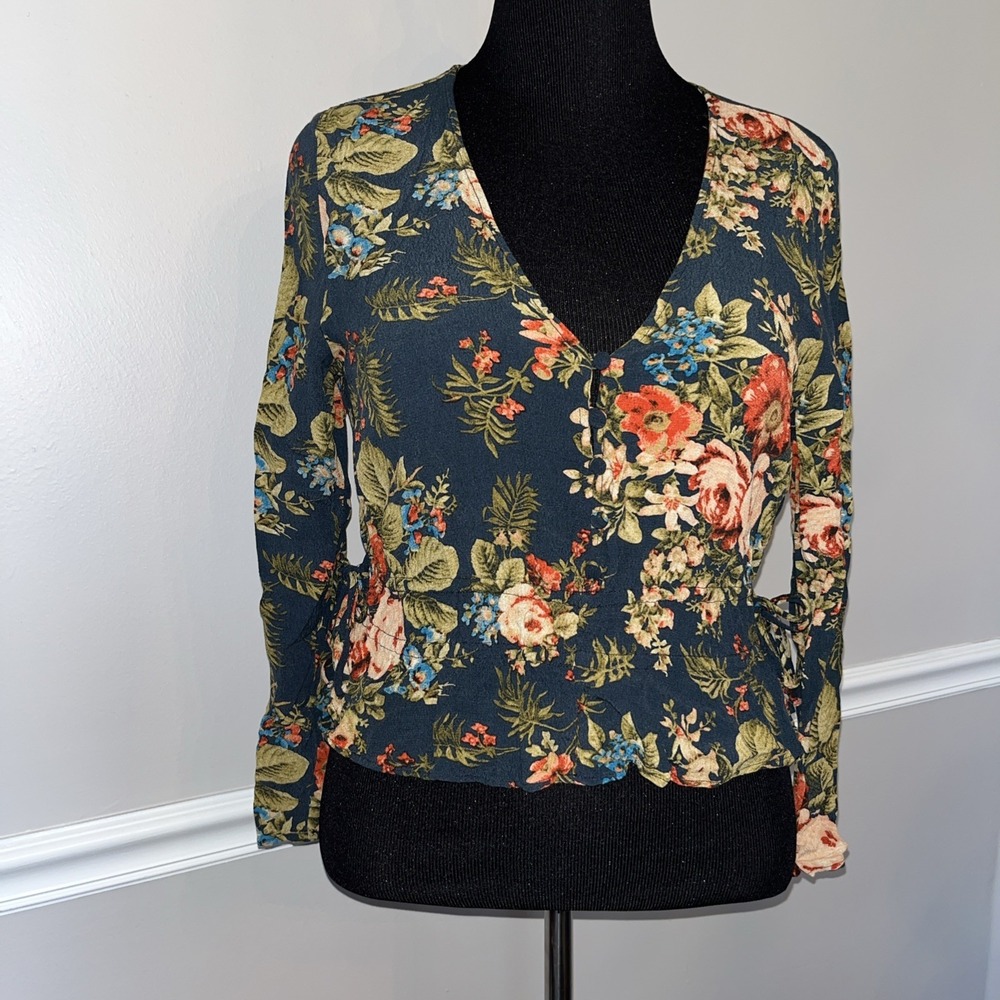 H&M Boho Floral Peplum Top Size 10 Medium Button‎ Cottagecore Long Sleeve Blouse
